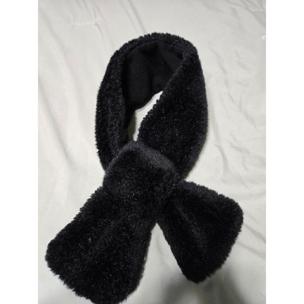 Unknown brand women's black scarf